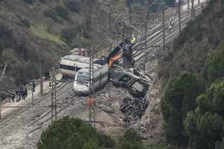 Se elevan a 43 los muertos en el accidente de trenes de Adamuz