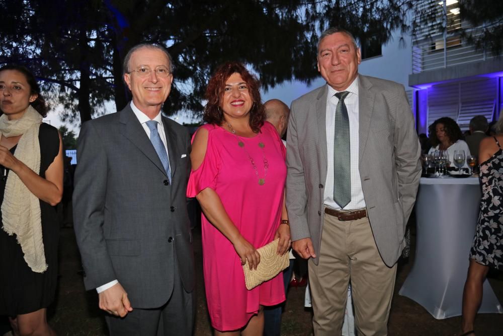 Antoni Terrasa, presidente del Tribunal Superior de Justicia de Balears, Maria Antònia Sureda, diputada de El Pi, y Juan Cifuentes, comandante general de Balears.