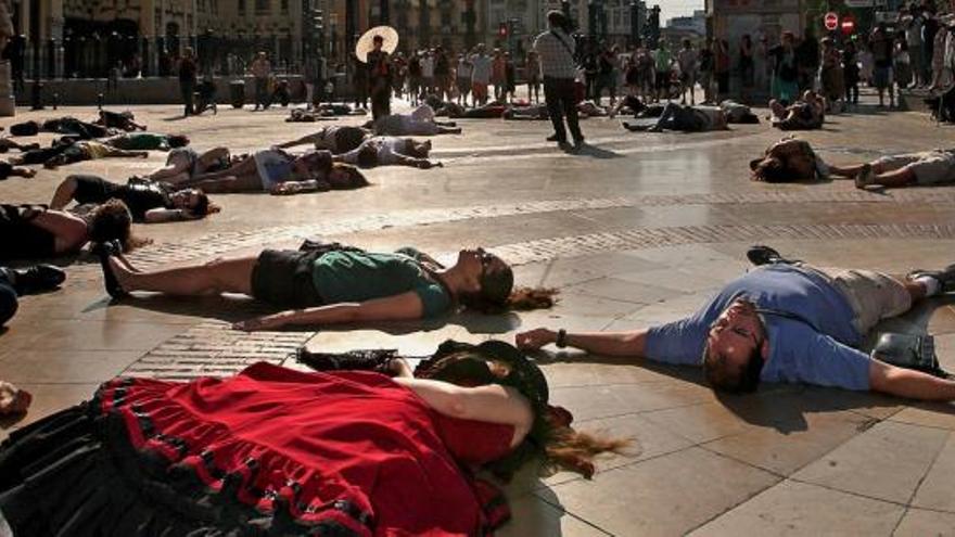 Espontánea pelea de ninjas en el centro