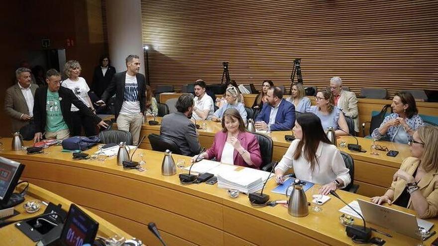 Compromís denuncia que el porcentaje de familias que obtienen el centro educativo que quieren cae al menos 5 puntos