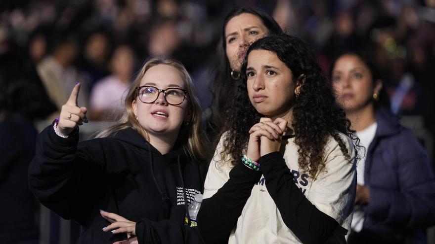 Caras largas y decepción en el cuartel general de Kamala Harris