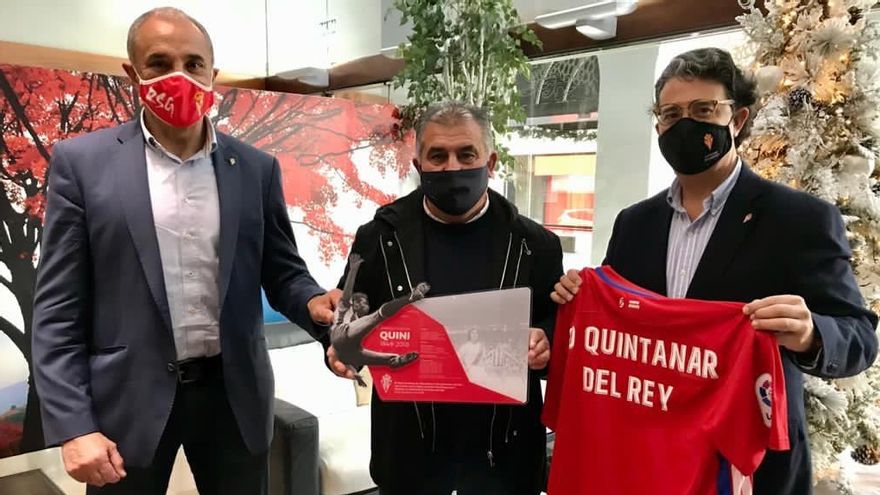 El bonito detalle del Sporting con el Quintanar del Rey por su primera visita - La Nueva España