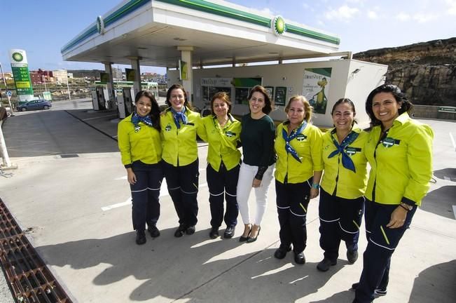 En la gasolinera BP Las Terrazas solo trabajan mujeres - La Provincia