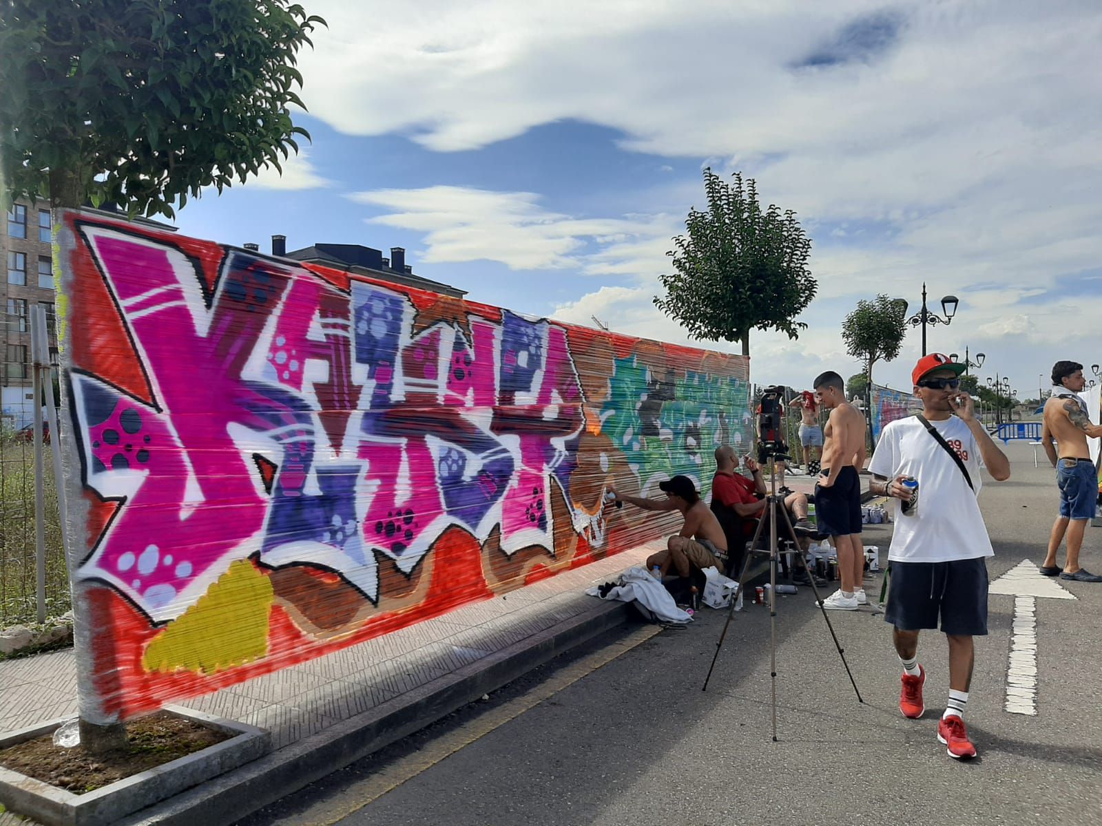 Lleno por festival urbano en Llanera: todas las imágenes de la sesión de graffiti en Lugo