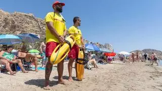 Solo una cuarta parte de los municipios de Alicante tiene ya socorrismo diario en todas sus playas