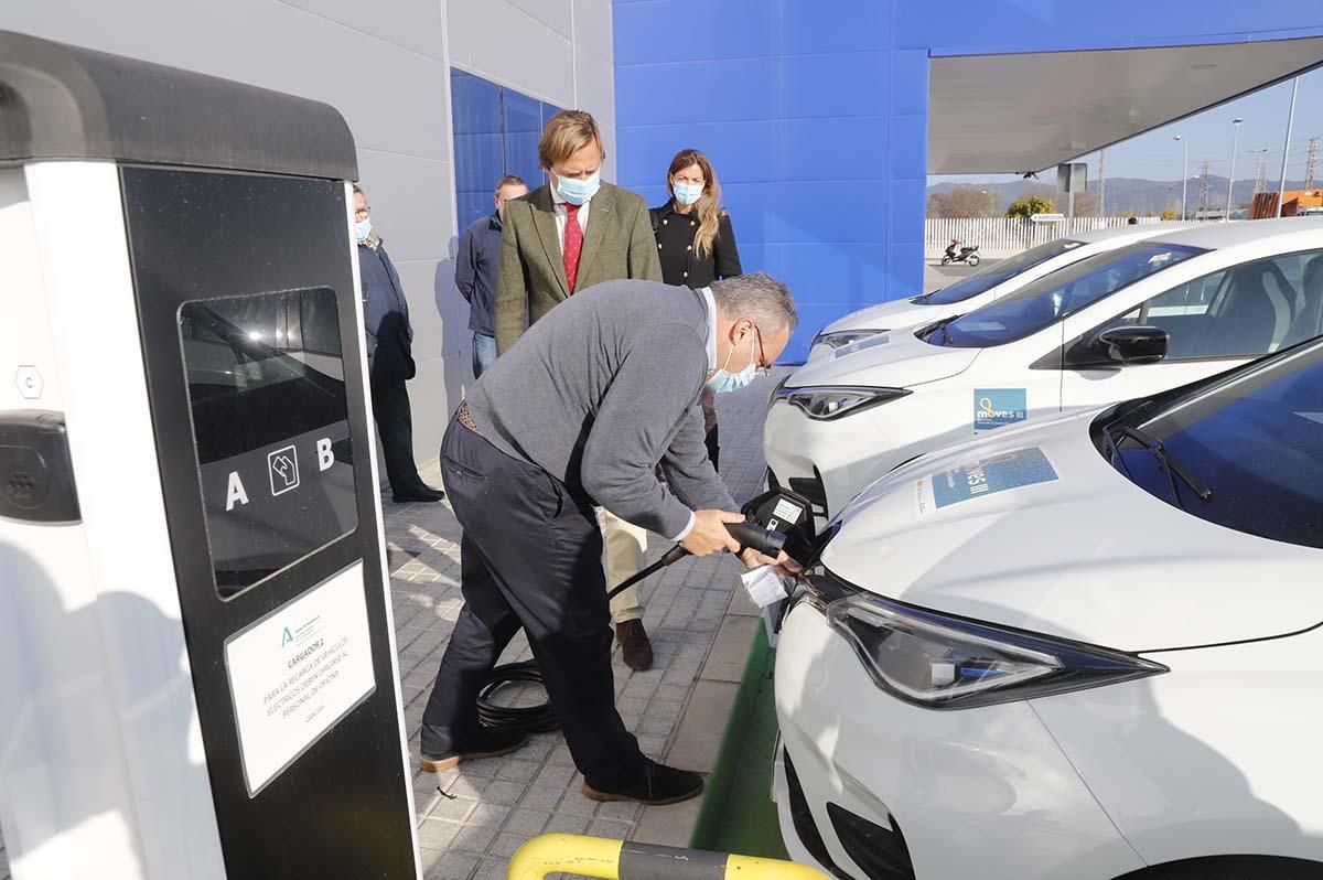 Los nuevos vehículos 100% eléctricos de la Junta de Andalucía en Córdoba