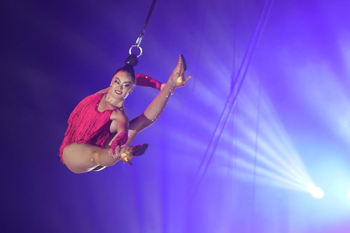 Les imatges de l'espectacle Vermell del Festival del Circ de Girona 2026