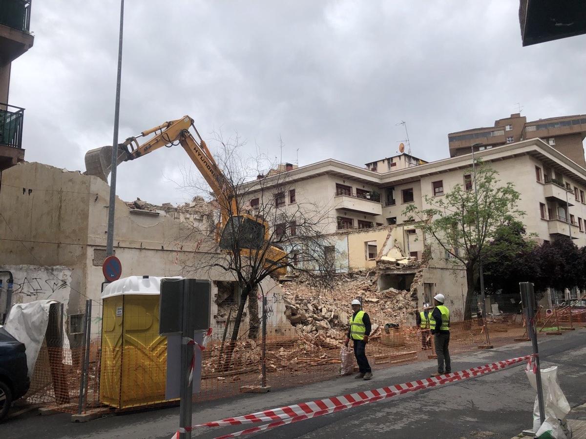 Galería | Impactantes imágenes del derrumbe del edificio de la calle Maluquer Galería | Impactantes imágenes del derrumbe del edificio de la calle Maluquer
