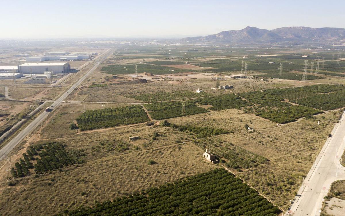 Vista aérea del futuro Parc Sagunt II, colindante al actual recinto y que ocupa 5,6 millones de metros cuadrados de terrenos. | LEVANTE-EMV