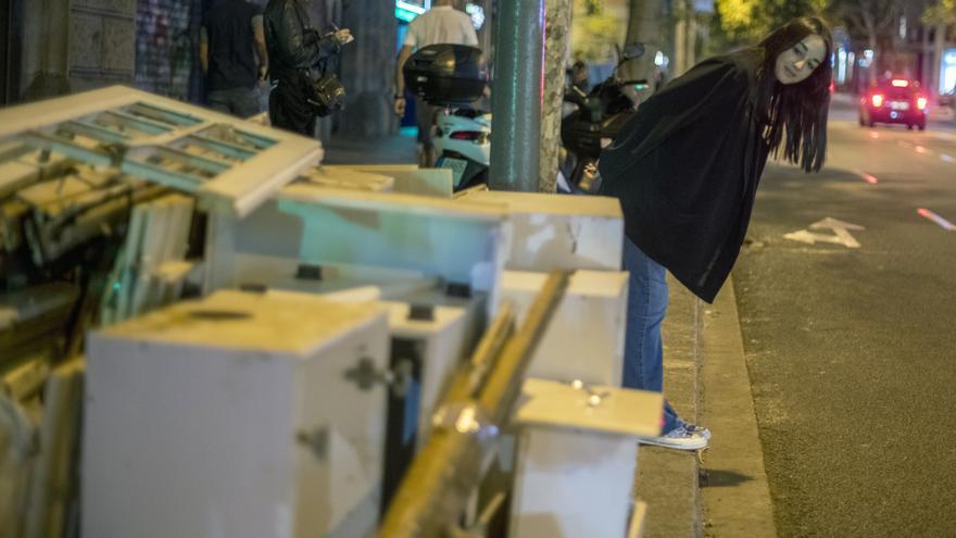 Así funciona el stooping: cazadores de tesoros en la basura de Barcelona