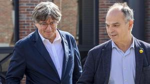 L’expresident Carles Puigdemont i el secretari general de Junts, Jordi Turull, en una imatge d’arxiu. | OLATZ CASTRILLO / EFE