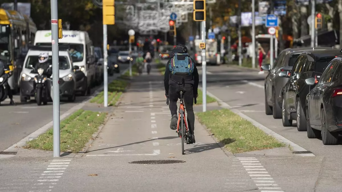 Barcelona anuncia nuevas sanciones para patinetes, bicicletas y motos