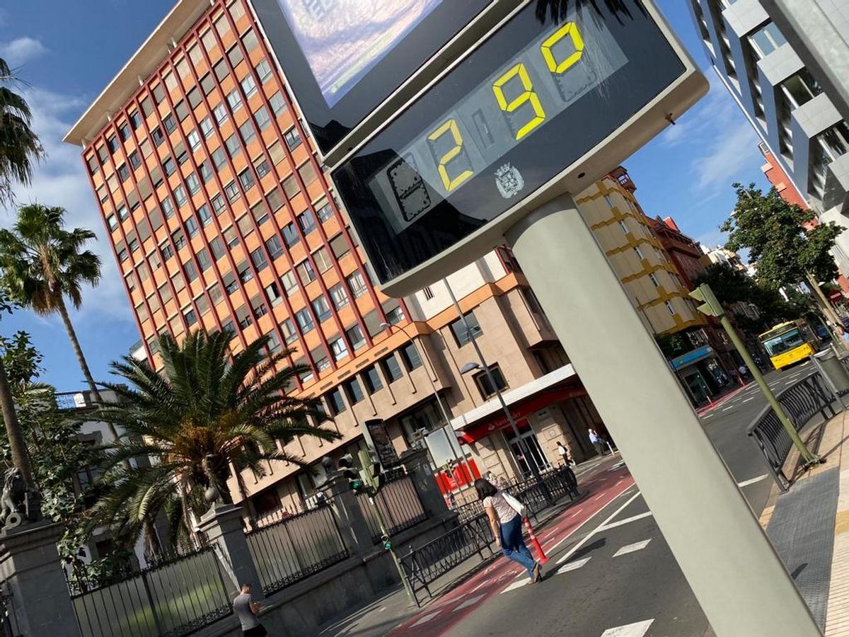 Termómetro marca 29 grados en Las Palmas de Gran Canaria este martes 16 de enero de 2024.