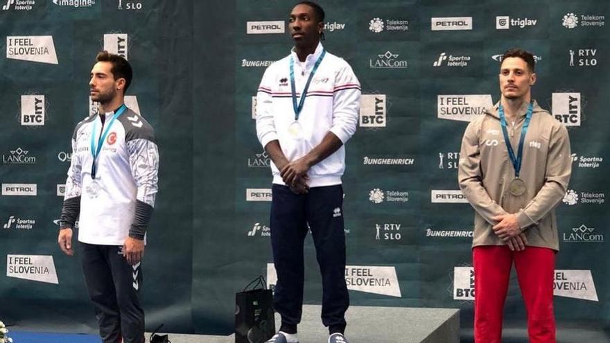 Néstor Abad gana el bronce en la Copa del Mundo de gimnasia