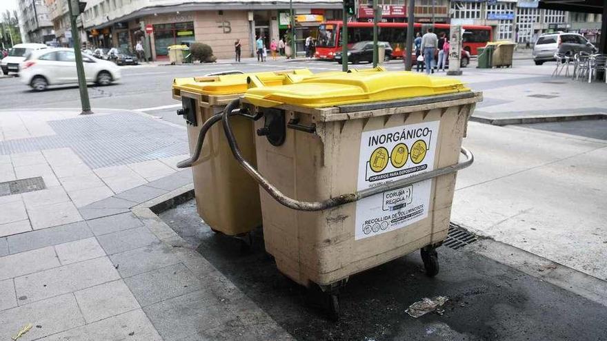 Contenedores de la basura, en la ciudad.