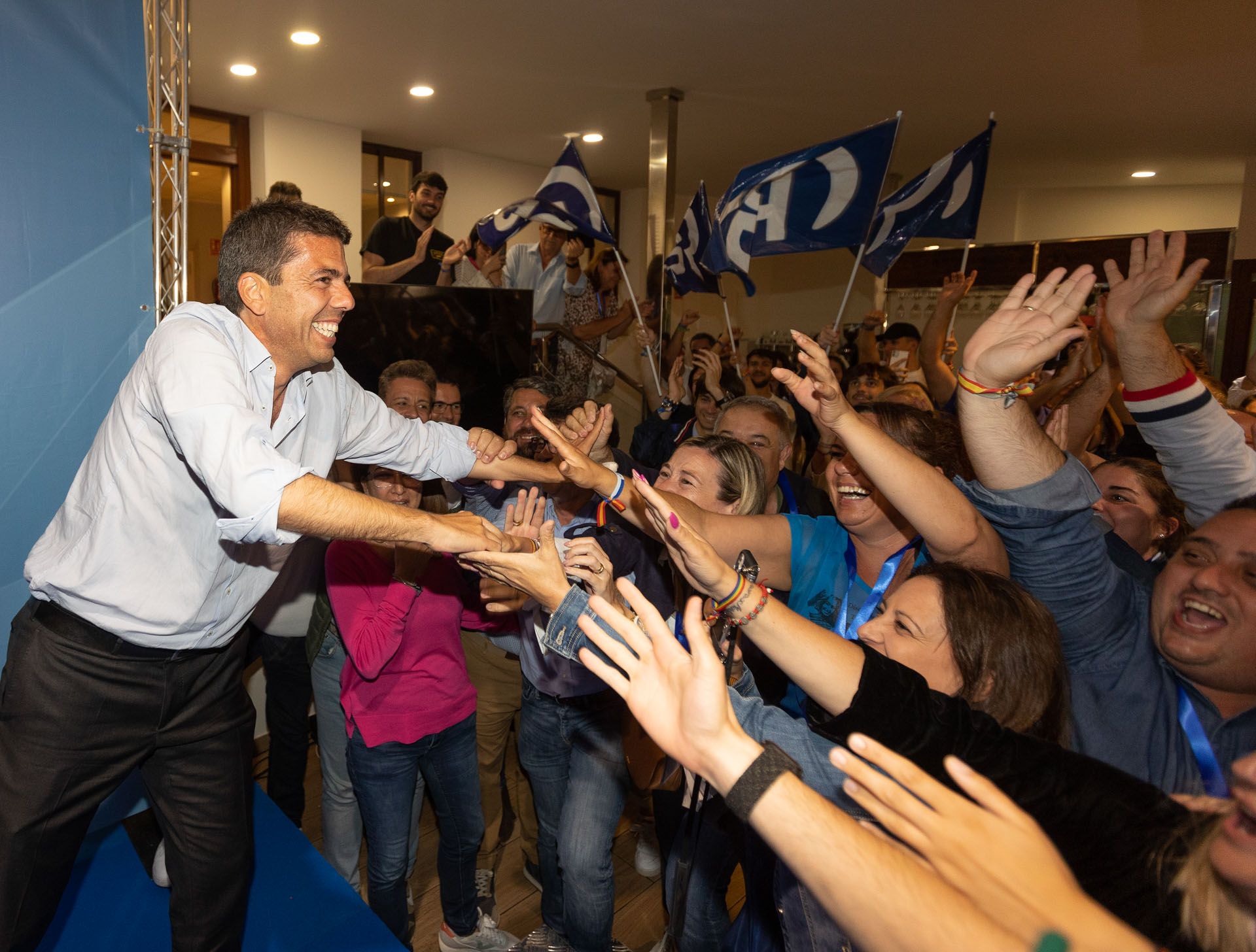 Carlos Mazón celebra su victoria en Alicante