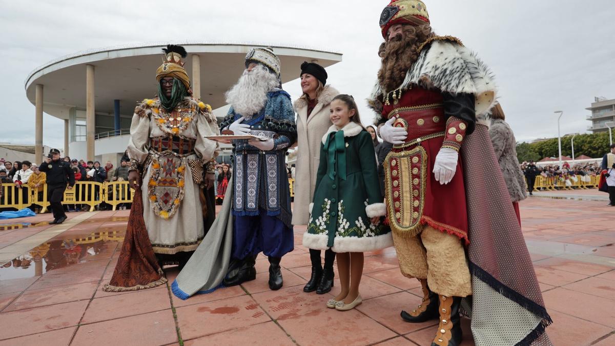 Melchor, Gaspar y Baltasar llegan al Grau de Castelló: ilusión máxima bajo los abrigos