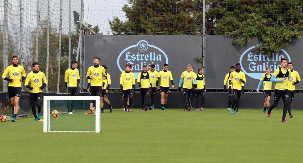 Eduardo Berizzo pone a punto a sus jugadores antes de la visita a Ipurua