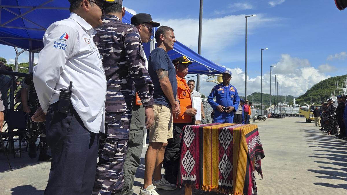 Indonesia anuncia el fin de la búsqueda del niño desaparecido en el naufragio