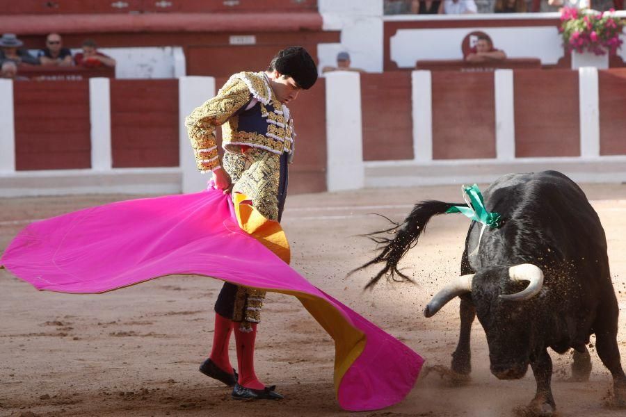 Toros en San Pedro: Cayetano, por la puerta grande