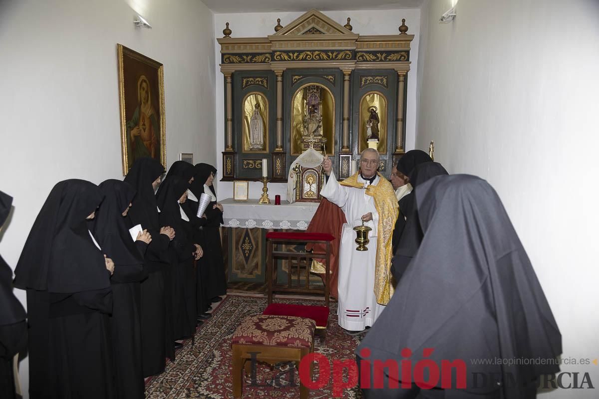 Así ha sido el traslado del cuatro y la reliquia de Santa Teresa de Jornet desde el Asilo hasta la Parroquia de la Concepción en Caravaca