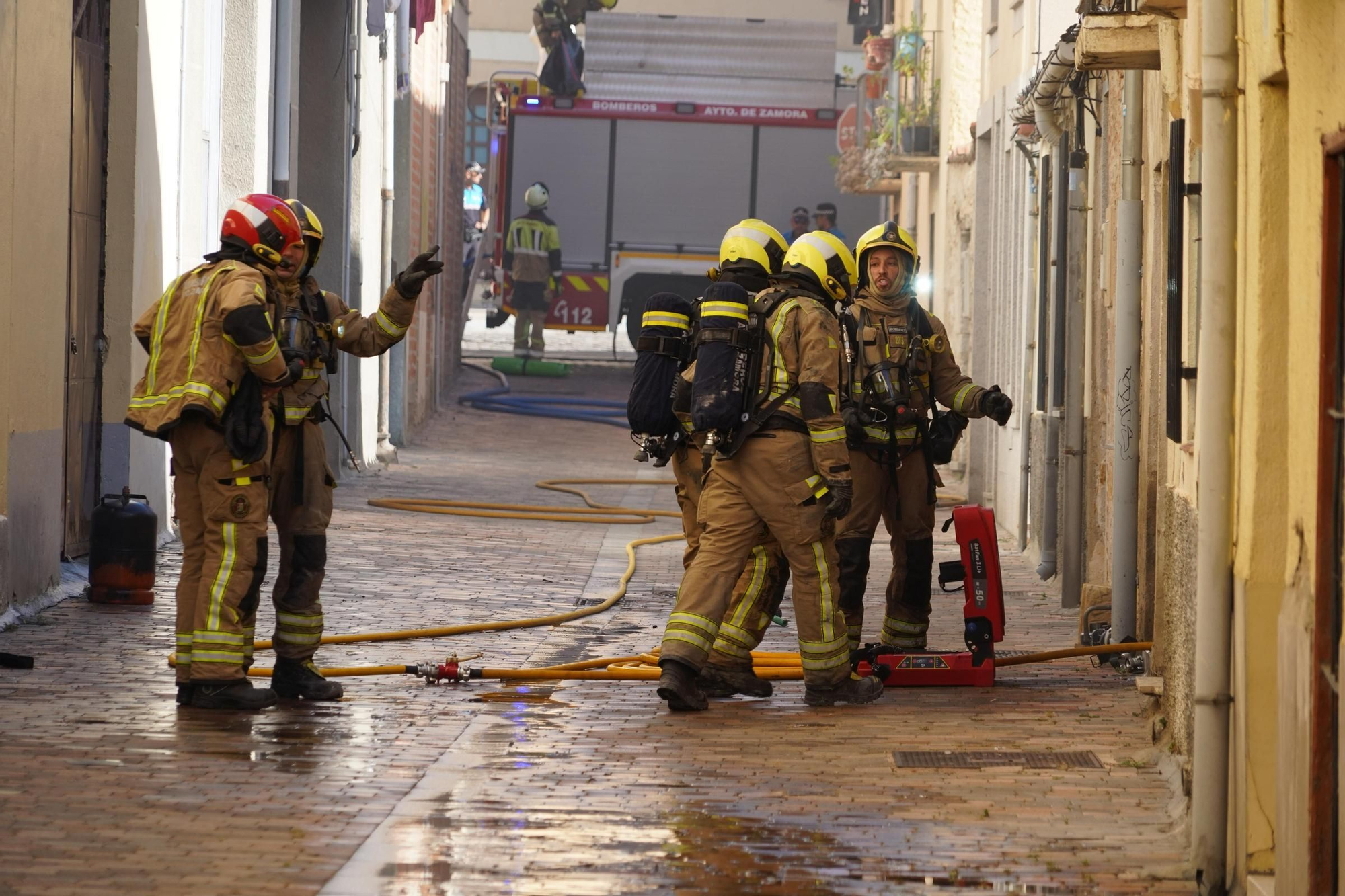 GALERÍA | Incendio en una vivienda de La Horta