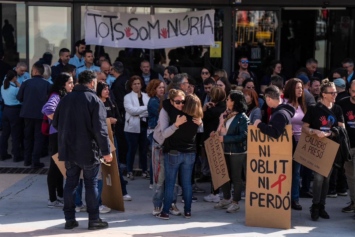 Concentración en Brians 2 por la muerte de Núria, la cocinera asesinada