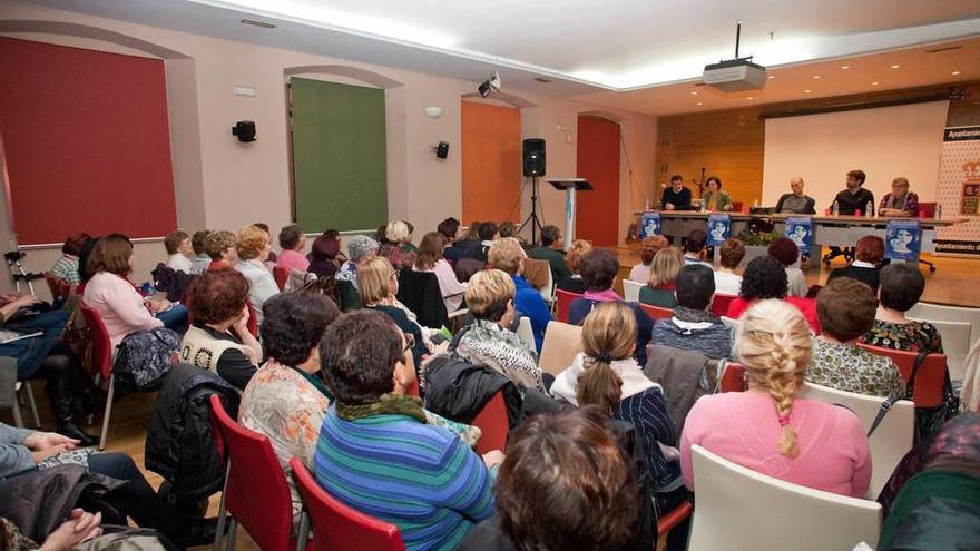 Asistentes a la inauguración del foro.