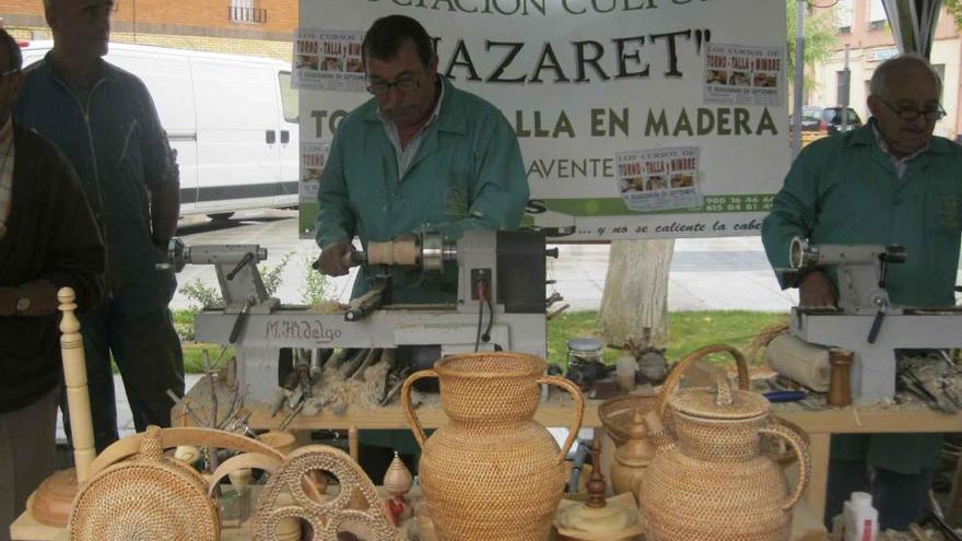 Uno de los puestos de la feria de San Cristóbal de Entreviñas.