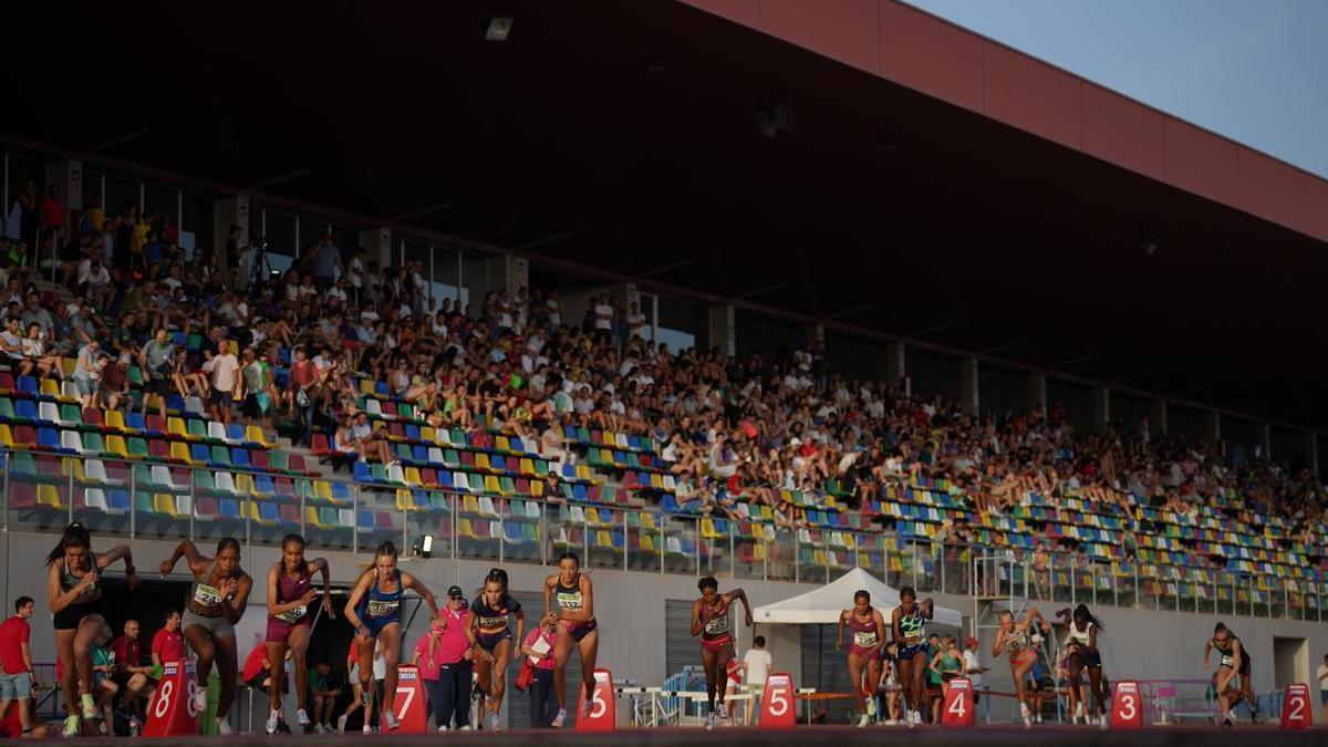 Espectacular imagen de la primera prueba del circuito mundial que acogen las pistas castellonenses