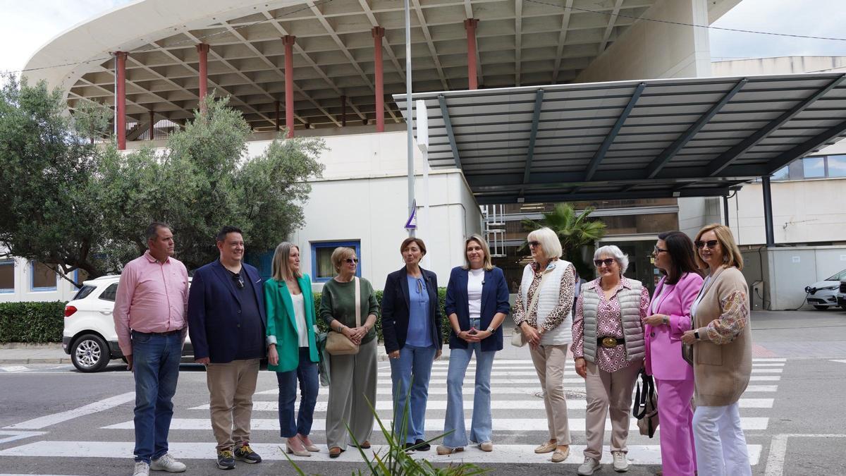 La presidenta provincial del PPCS, Marta Barrachina, ha visitado el centro sanitario integrado de Segorbe.