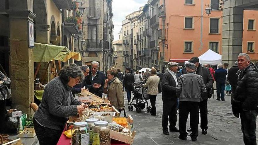 La Fira del Bolet es clou amb bona afluència de visitants