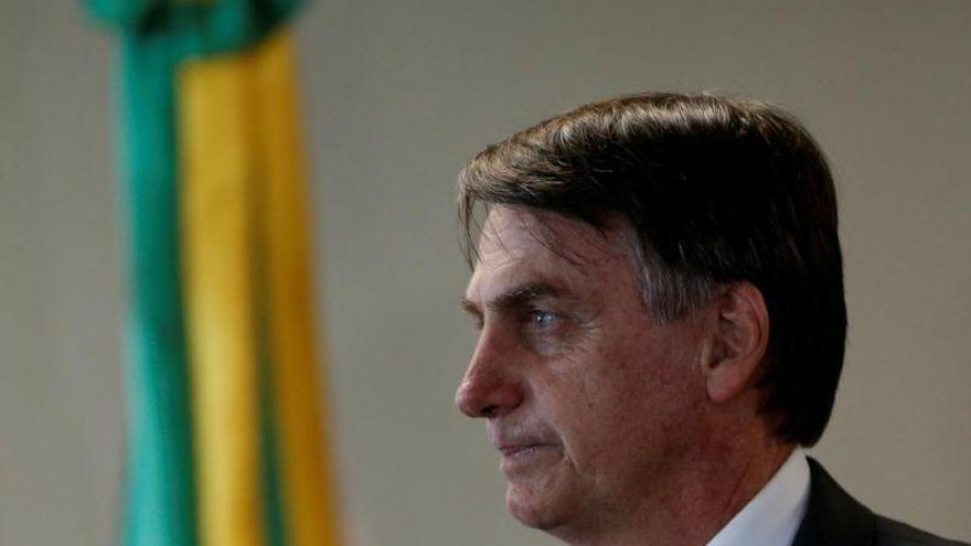 Cuba retira miles de médicos de Brasil tras los ataques de Bolsonaro