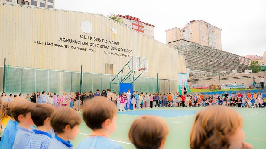 Una cadena humana en Vigo contra el acoso y el ciberacoso escolares