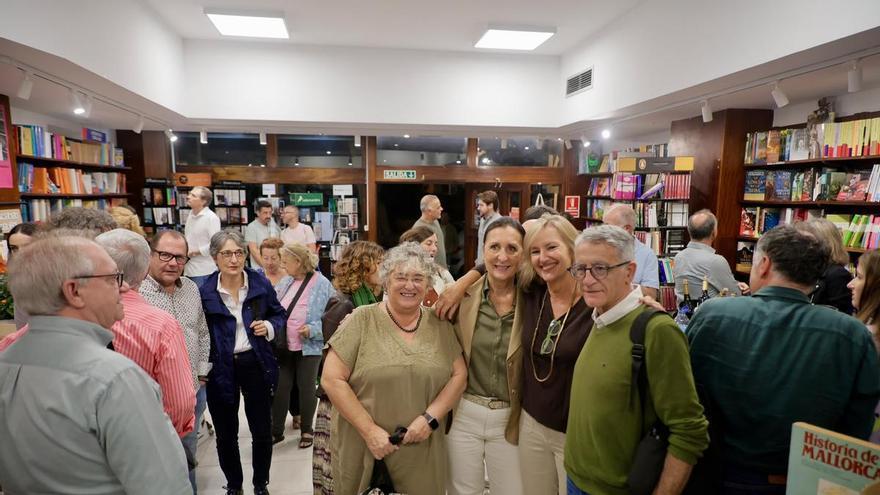 Llibres Colom aplaza su cierre tras encontrar un posible relevo 'in extremis'