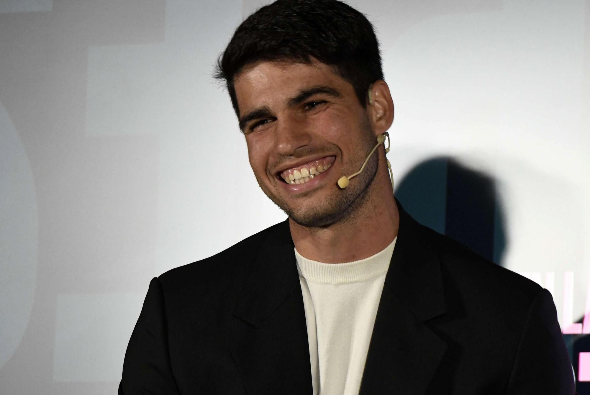 Así ha sido la inauguración de la exposición de Carlos Alcaraz en la Cárcel Vieja de Murcia