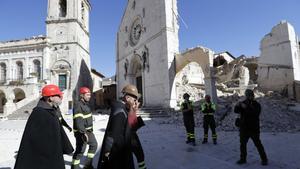 Lo único que ha resistido de la catedral de San Benedicto, en Norcia, ha sido la fachada.