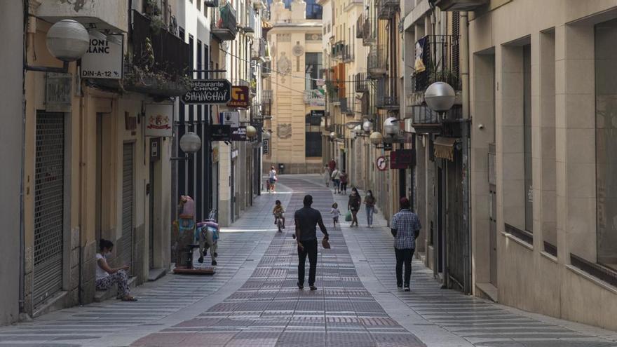 Un carrer de Figueres, en una imatge presa aquest diumenge