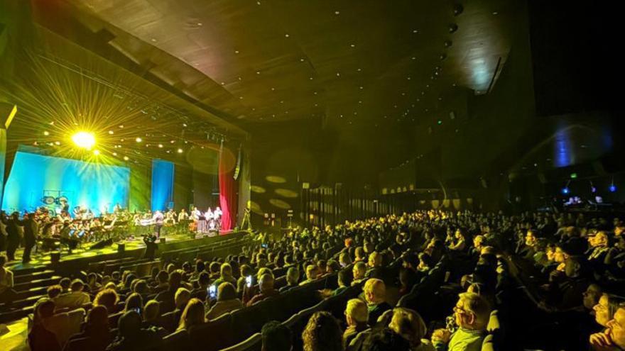 Lleno de público en el 1oº aniversario de Nova Era. |  Fdv
