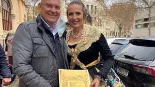 Un "bunyol de brillants" para una fallera mayor de València