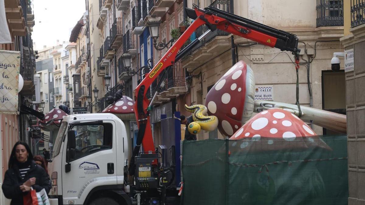 Las primeras setas restauradas ya llegan a la calle San Francisco de Alicante