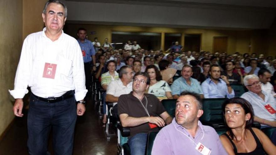 Rafael González Tovar, durante una reunión del comité regional del PSOE en Murcia.