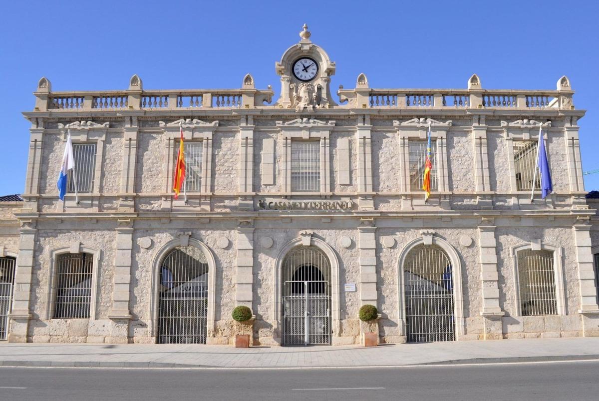 La antigua estación de Benalúa es la actual sede de Casa Mediterráneo.