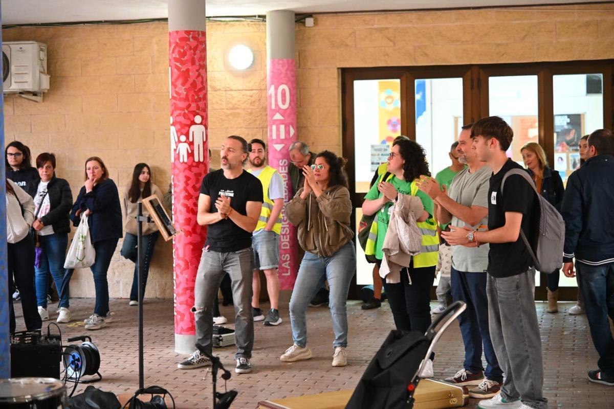 Encierro de profesores en el instituto Cayetano Sempere de Elche