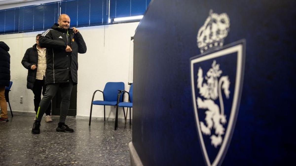 Ramírz, antes de una rueda de prensa como entrenador del Zaragoza.