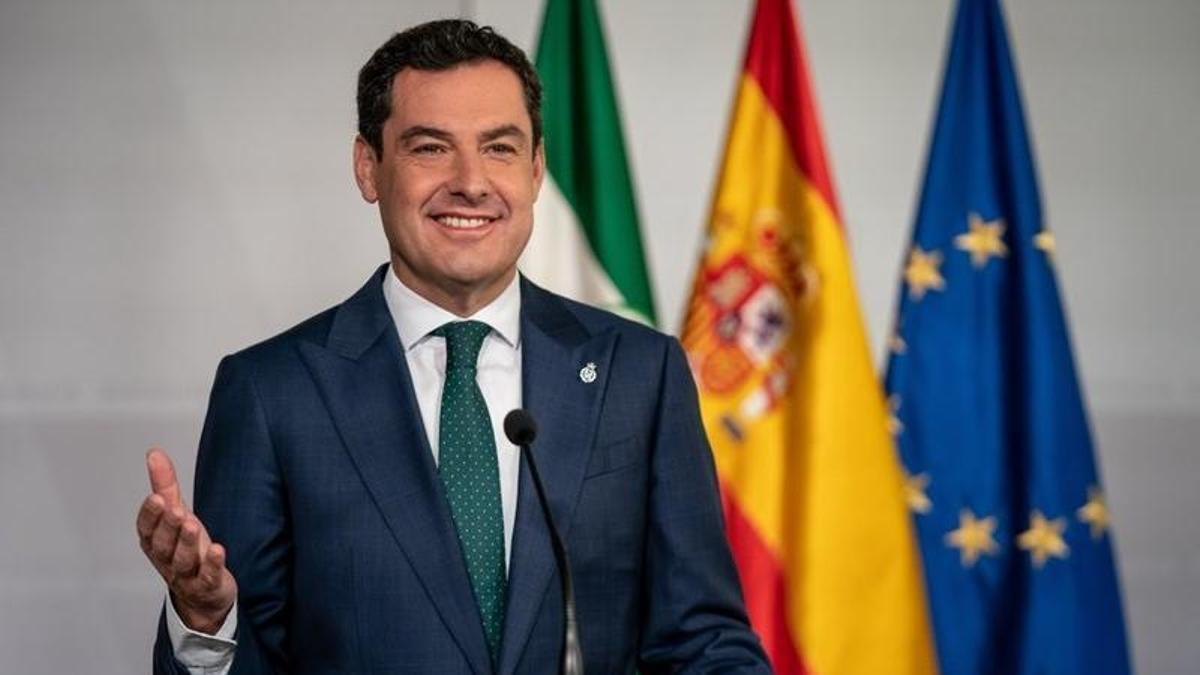 El presidente de la Junta de Andalucía, Juanma Moreno, comparece para informar de la convocatoria de elecciones para el 19 de junio de 2022.