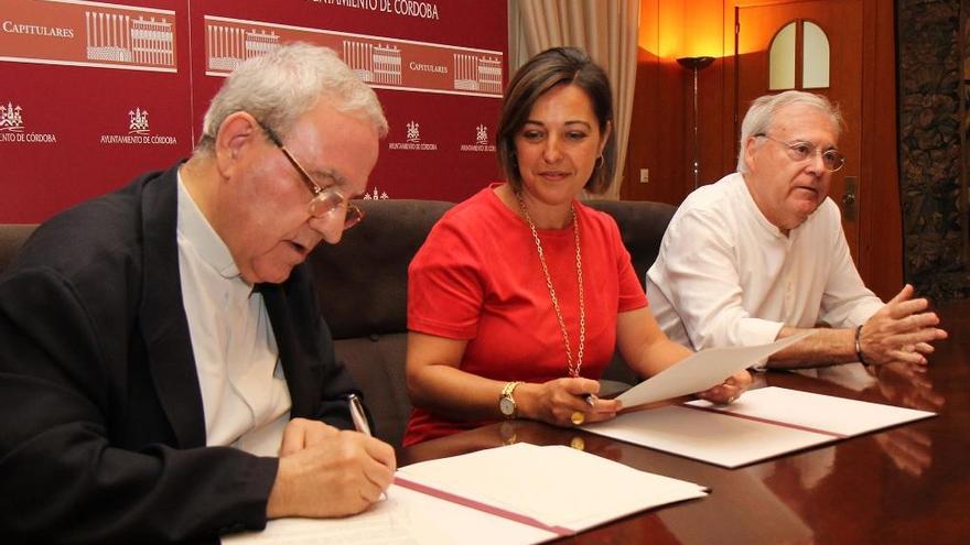 El Ayuntamiento y el Cabildo firman un acuerdo para la visita nocturna de la Mezquita