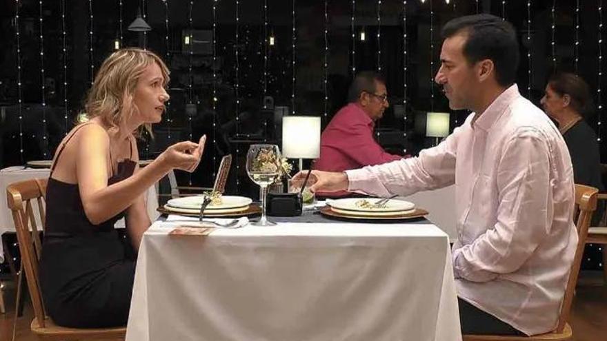 Todo iba bien en una cena de First Dates hasta que hablan de sexo: &quot;Quiero hacerlo en una terapia de pareja&quot;