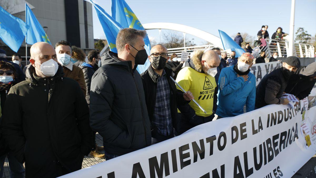 Protesta de los trabajadores de Alú Ibérica.