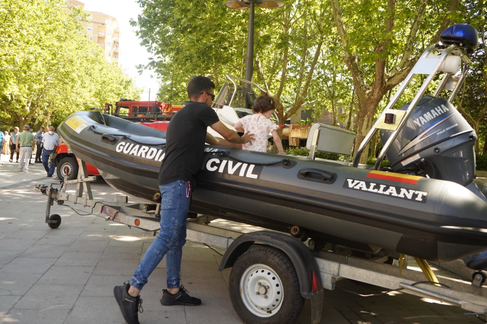 Exposición de material militar en el Día de las Fuerzas Armadas en Zamora